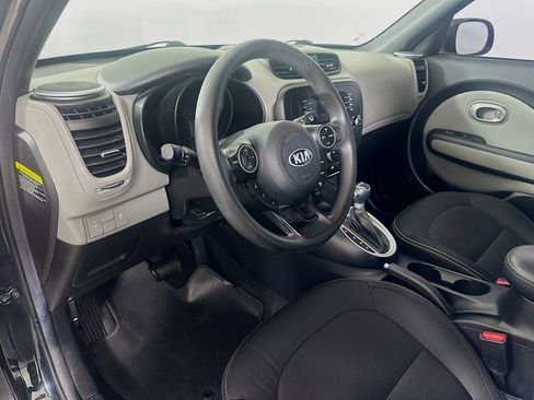 Used 2015 Kia Soul + FWD image 9