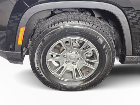 Used 2022 Jeep Wagoneer Series I AWD/4WD image 13