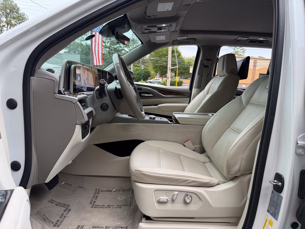 Used 2021 Cadillac Escalade Premium Luxury Platinum w/ LPO, Radiant Package AWD/4WD image 25