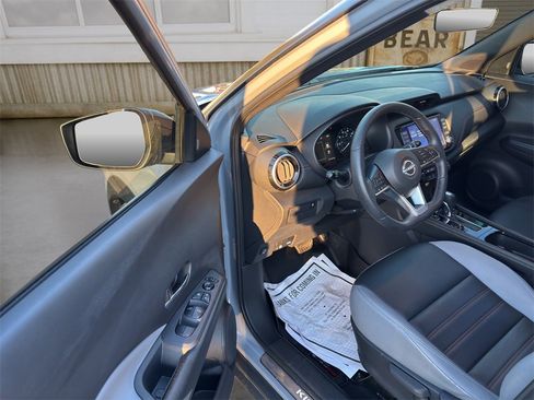 Used 2023 Nissan Kicks SR w/ SR Premium Package image 17