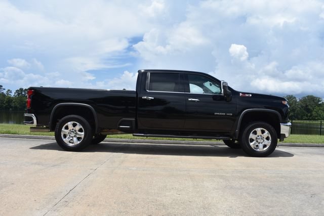 Used 2020 Chevrolet Silverado 2500 LTZ w/ LTZ Premium Package AWD/4WD image 3