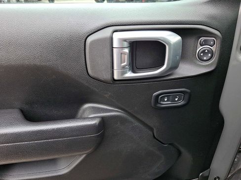 Used 2022 Jeep Gladiator Sport AWD/4WD image 12