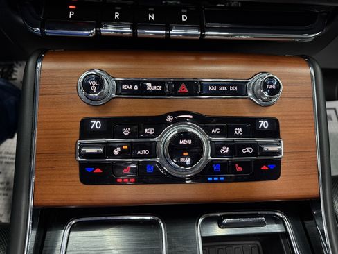 Used 2020 Lincoln Aviator Reserve w/ Equipment Group 201A image 21