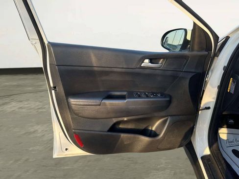 Used 2017 Kia Sportage LX FWD image 9