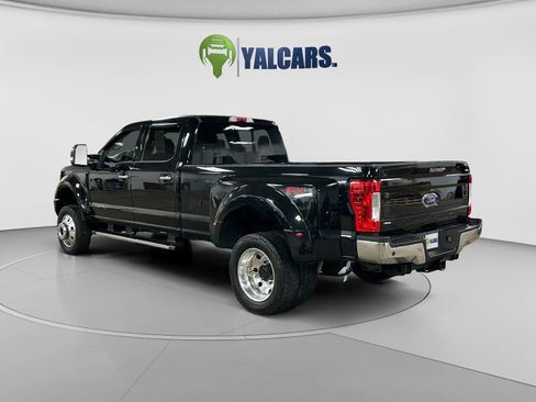 Used 2019 Ford F450 XLT w/ XLT Premium Package image 3