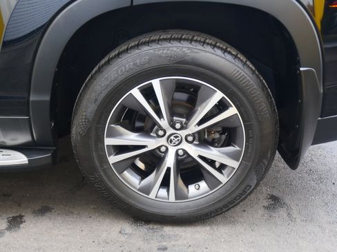 Used 2019 Toyota Highlander LE image 7