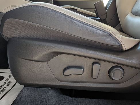 Used 2025 Subaru Forester Limited AWD/4WD image 16