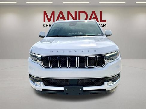 Used 2022 Jeep Wagoneer Series I AWD/4WD image 2