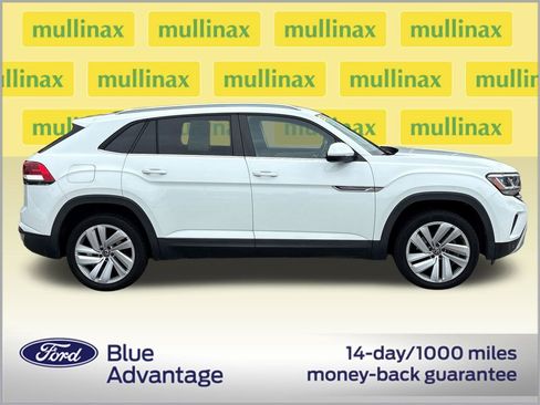 Used 2020 Volkswagen Atlas Cross Sport SE w/ Panoramic Sunroof Package image 2