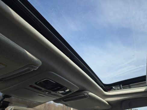 Used 2018 Subaru Forester 2.5i Premium w/ All-Weather Package image 10