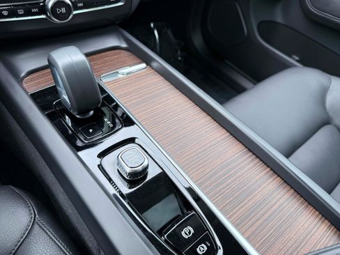 Certified 2023 Volvo XC60 B5 Plus w/ Climate Package FWD image 24