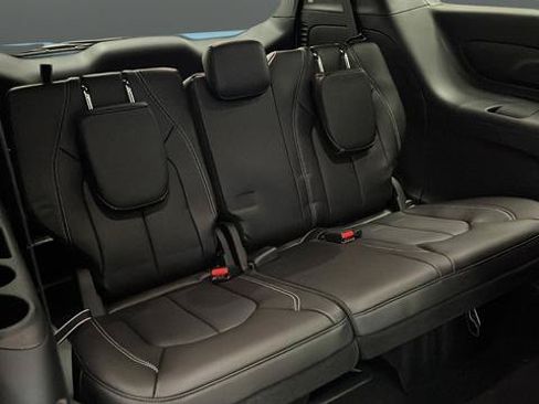 Used 2026 Chrysler Pacifica Select FWD image 27