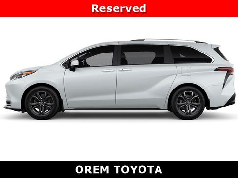 New 2026 Toyota Sienna Platinum AWD/4WD image 4