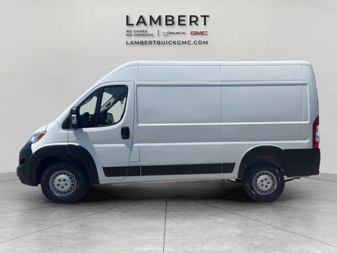 Used 2025 RAM ProMaster 2500 w/ Convenience Group FWD image 2