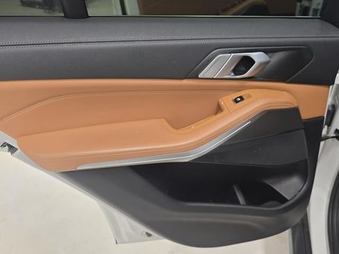 Used 2019 BMW X5 xDrive40i w/ Premium Package 2 AWD/4WD image 8
