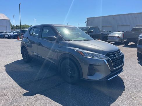 Used 2021 Nissan Kicks S FWD image 7