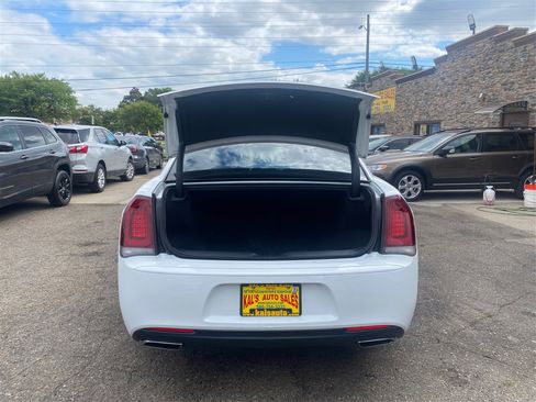 Used 2020 Chrysler 300 Touring w/ Sport Appearance Package image 12