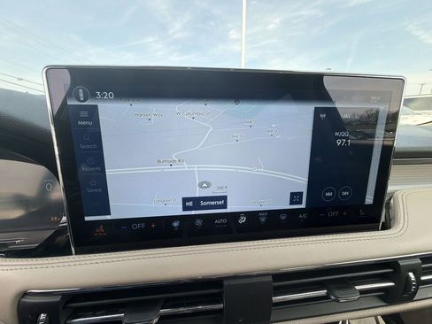 Used 2025 Lincoln Corsair FWD w/ Equipment Group 101A image 18