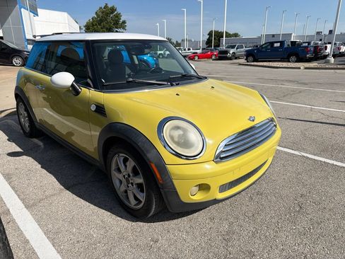 Used 2010 MINI Cooper Hardtop FWD image 1