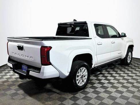 Certified 2024 Toyota Tacoma SR5 AWD/4WD image 7