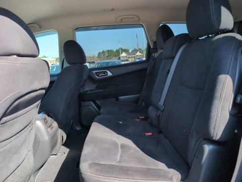 Used 2013 Nissan Pathfinder SV image 29