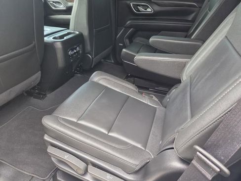 Used 2024 Chevrolet Tahoe Z71 w/ Luxury Package AWD/4WD image 17