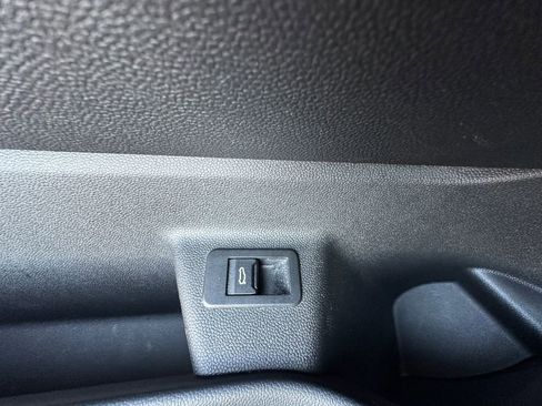 Used 2023 BMW iX xDrive50 w/ BMW I Signature Blue Package image 11