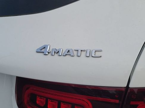 Used 2022 Mercedes-Benz GLC 300 4MATIC image 5