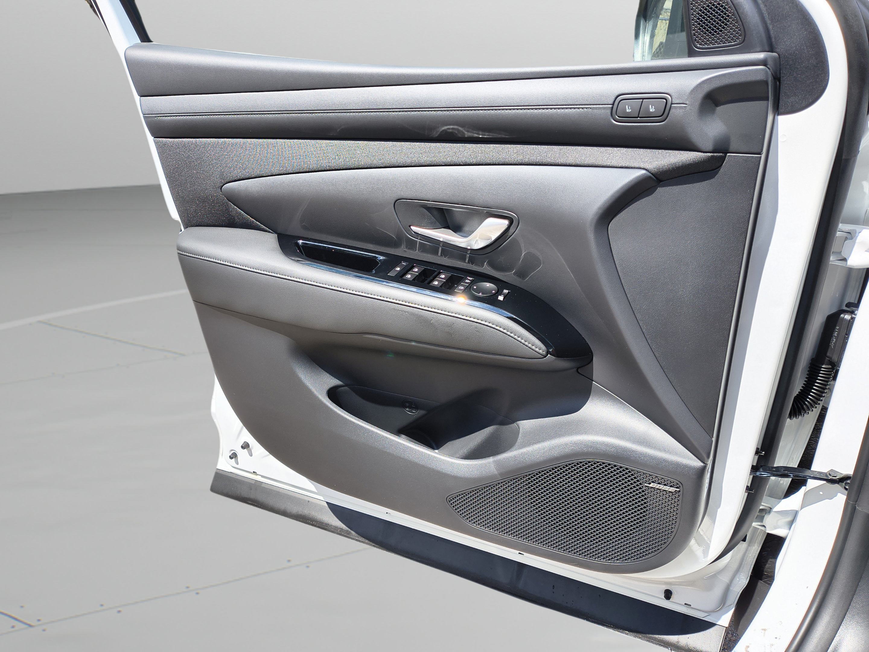 New 2026 Hyundai Tucson Limited w/ Tow & Go Package FWD image 23