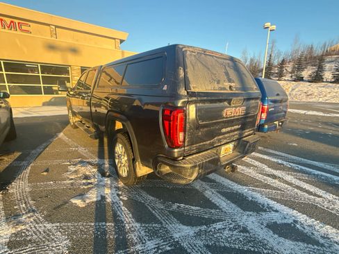 Used 2020 GMC Sierra 3500 Denali w/ Denali Ultimate Package image 3