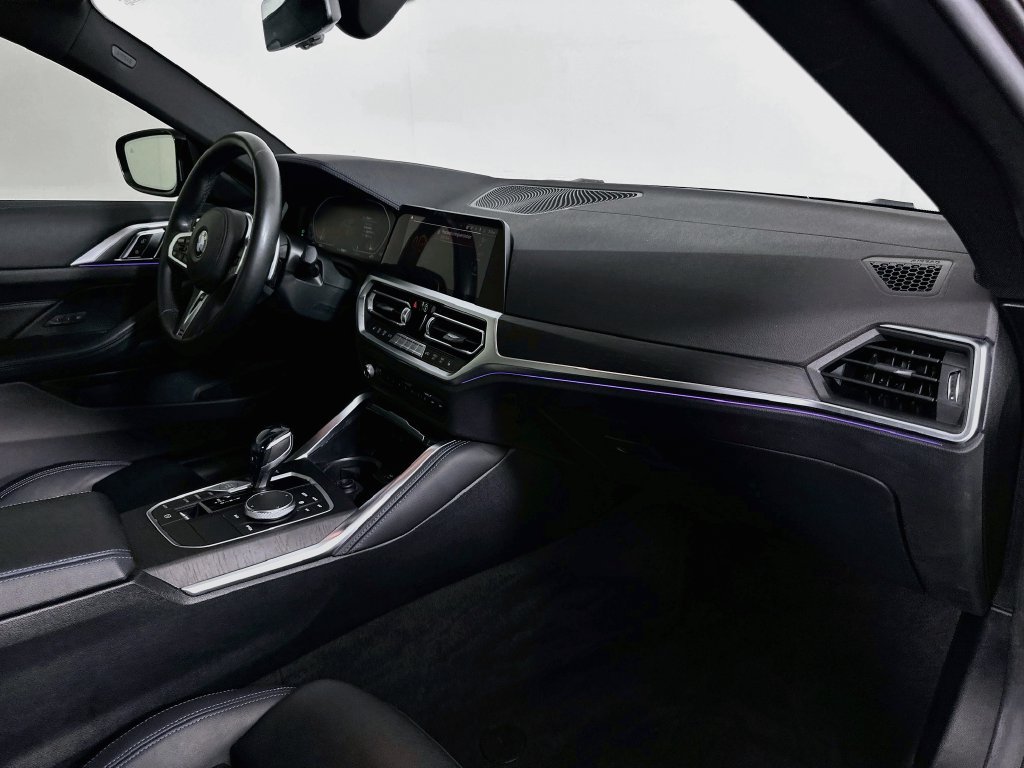 Used 2021 BMW 430i Coupe w/ M Sport Package RWD image 30