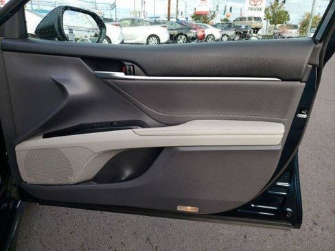 Certified 2018 Toyota Camry XSE FWD image 11