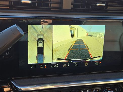 Used 2024 GMC Sierra 2500 Denali w/ Technology Package image 18