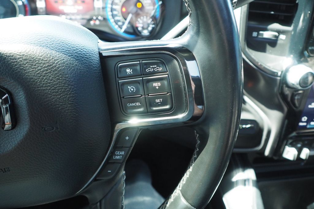 Used 2022 RAM 2500 Limited AWD/4WD image 28