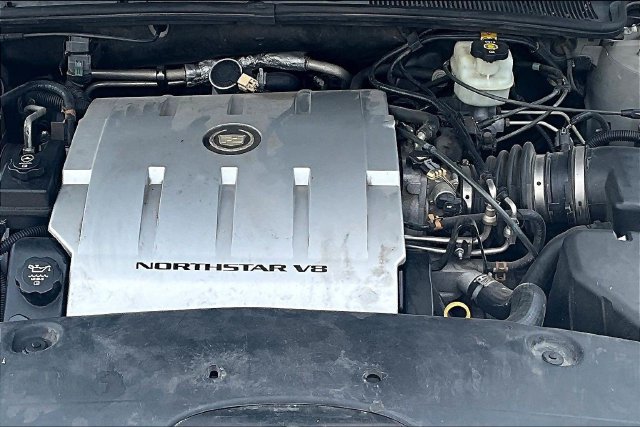 Used 2005 Cadillac De Ville w/ Limited Edition Package FWD image 29