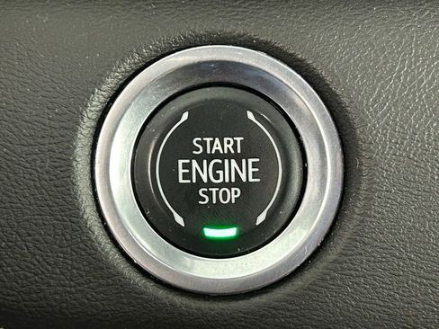 Used 2021 Cadillac Escalade ESV Premium Luxury AWD/4WD image 28