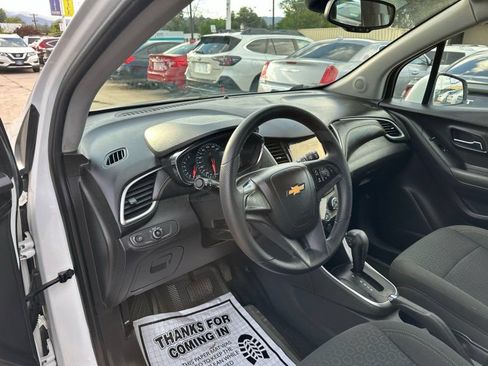 Used 2018 Chevrolet Trax LS AWD/4WD image 15