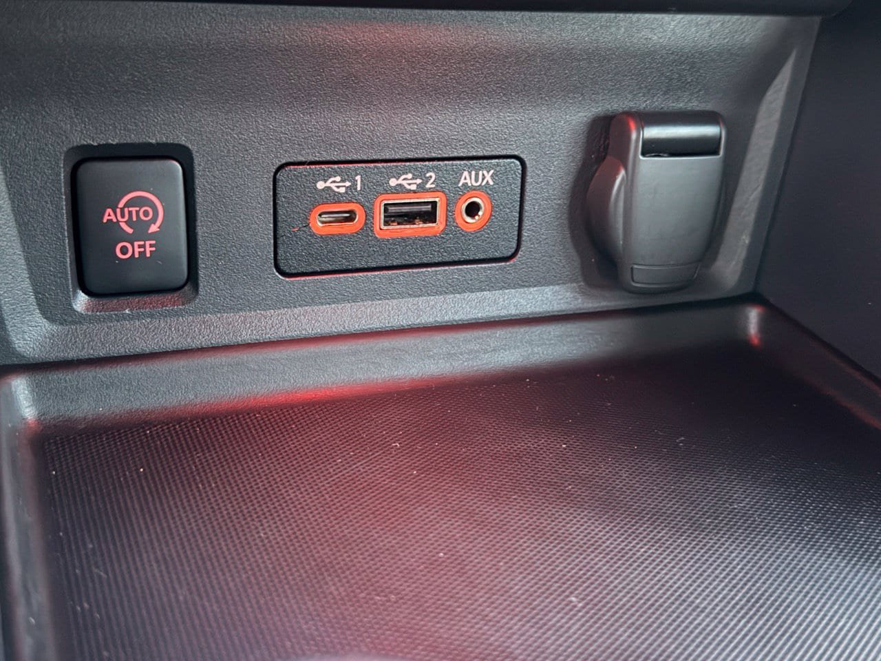 Certified 2025 Nissan Sentra SV FWD image 22