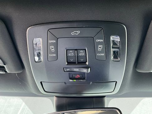 New 2026 Toyota Sienna XSE image 18