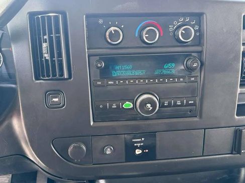 Used 2016 Chevrolet Express 2500 RWD image 20