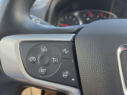 Used 2024 GMC Terrain SLT image 19