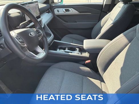 Used 2025 Ford Explorer Active AWD/4WD image 16