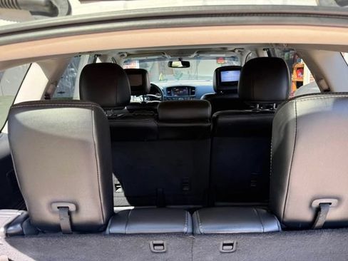 Used 2015 Nissan Pathfinder SL w/ SL Premium Package FWD image 10