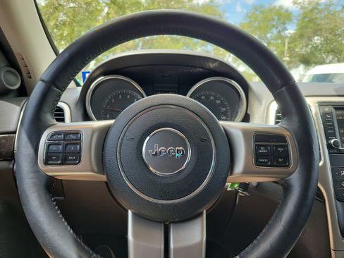 Used 2013 Jeep Grand Cherokee Laredo RWD image 22