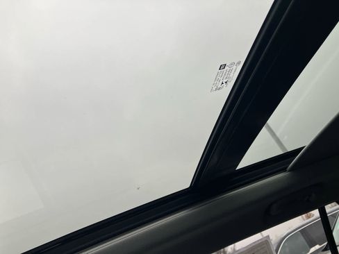 Used 2022 GMC Terrain SLE w/ Driver Convenience Package image 19