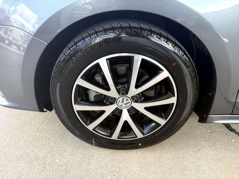 Used 2018 Volkswagen Jetta SE image 19