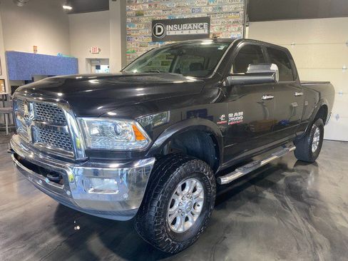 Used 2017 RAM 2500 Laramie AWD/4WD image 3