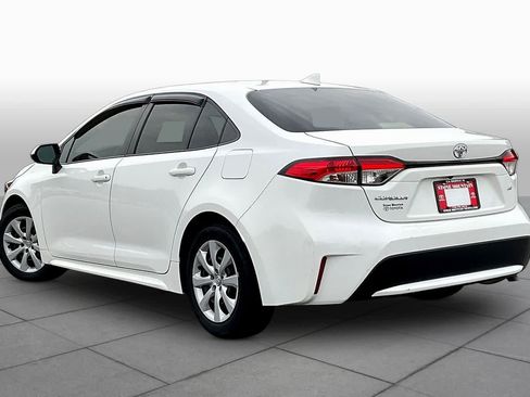 Used 2022 Toyota Corolla LE FWD image 12