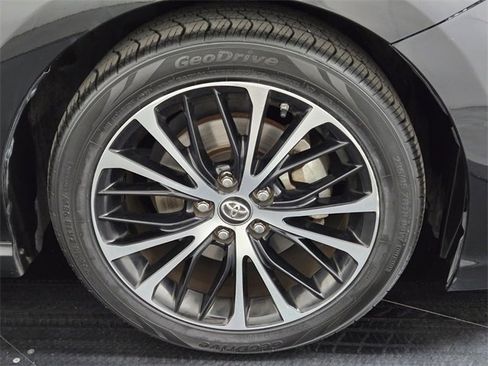 Used 2018 Toyota Camry SE image 9