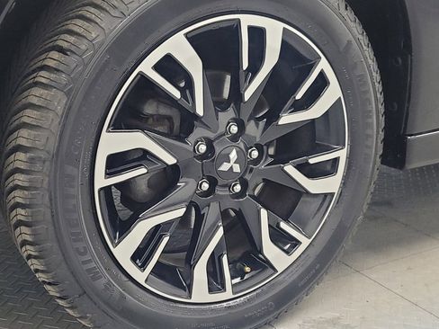 Used 2018 Mitsubishi Outlander GT image 31